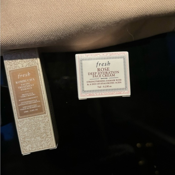 Fresh Skincare Set with Cosmetic Bag - Picture 3 of 3